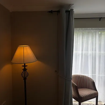 招待所 格罗夫小屋旅馆 基洛格林