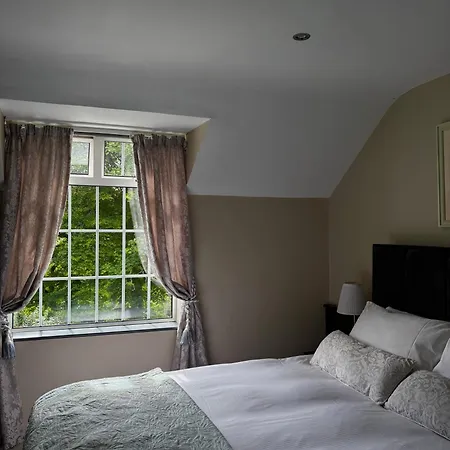 The Grove بيت ضيافة كيلورجلين