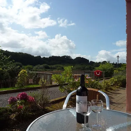 格罗夫小屋旅馆 基洛格林