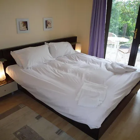 招待所 格罗夫小屋旅馆 基洛格林