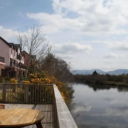 格罗夫小屋旅馆 4* 基洛格林