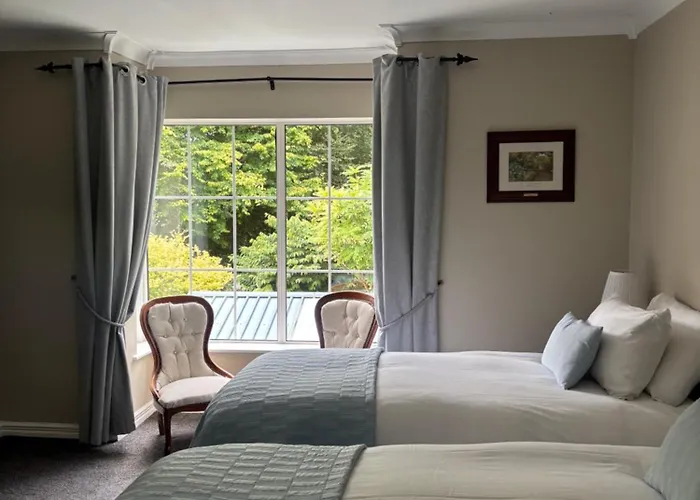 Konukevi The Grove 4*